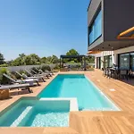 Luxury Indigo With Swimming Pool, Sauna And Jacuzzi In Kanica - Rogoznica * סביד