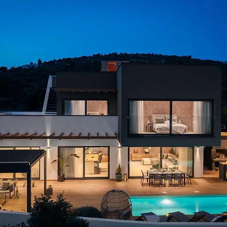 Luxury Indigo With Swimming Pool, Sauna And Jacuzzi In Kanica - Rogoznica וילה