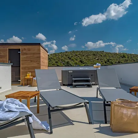 Luxury Indigo With Swimming Pool, Sauna And Jacuzzi In Kanica - Rogoznica Villa