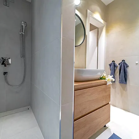 Villa Luxury Indigo With Swimming Pool, Sauna And Jacuzzi In Kanica - Rogoznica *