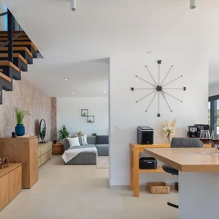 Luxury Indigo With Swimming Pool, Sauna And Jacuzzi In Kanica - Rogoznica וילה *